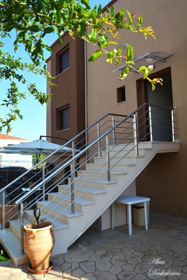 M&B Boutique Apartments Nea Roda Buitenkant foto