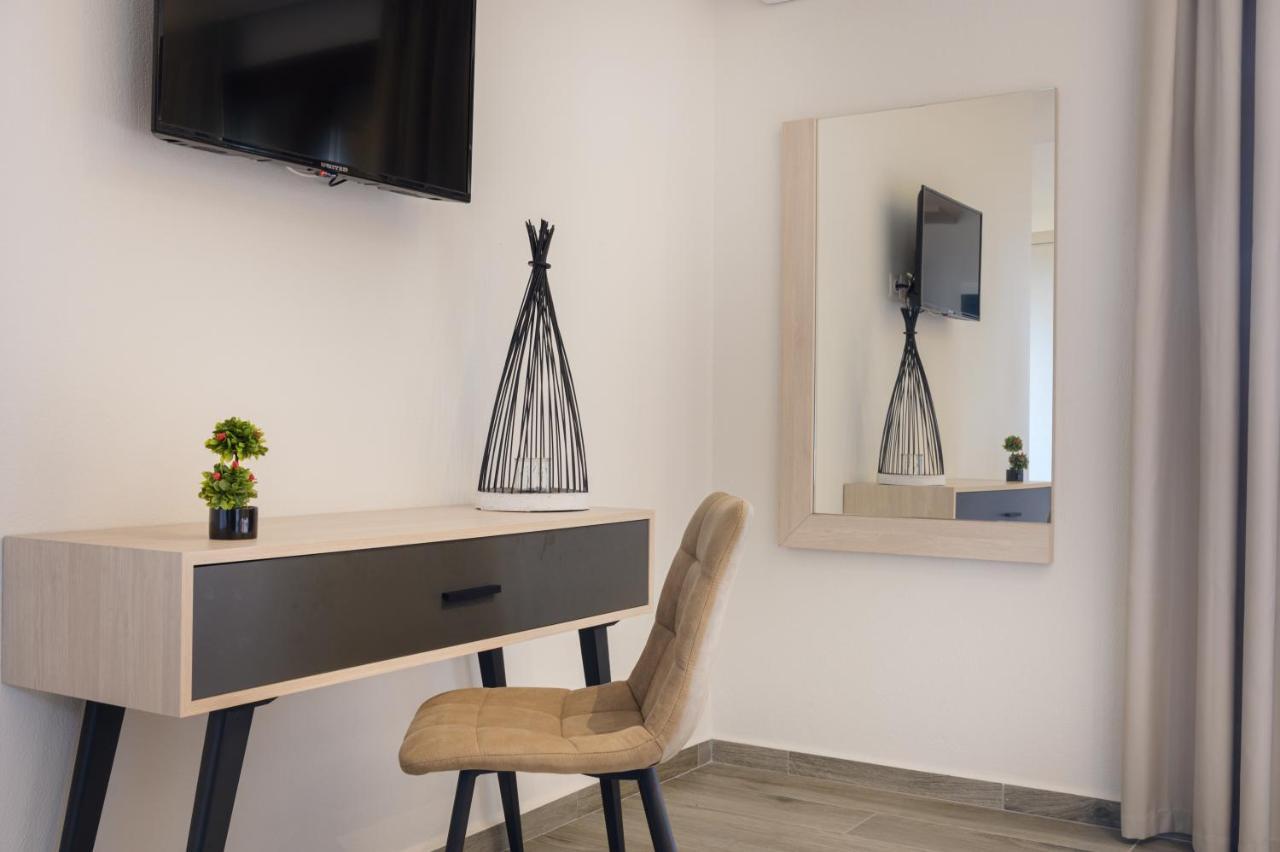 M&B Boutique Apartments Nea Roda Buitenkant foto