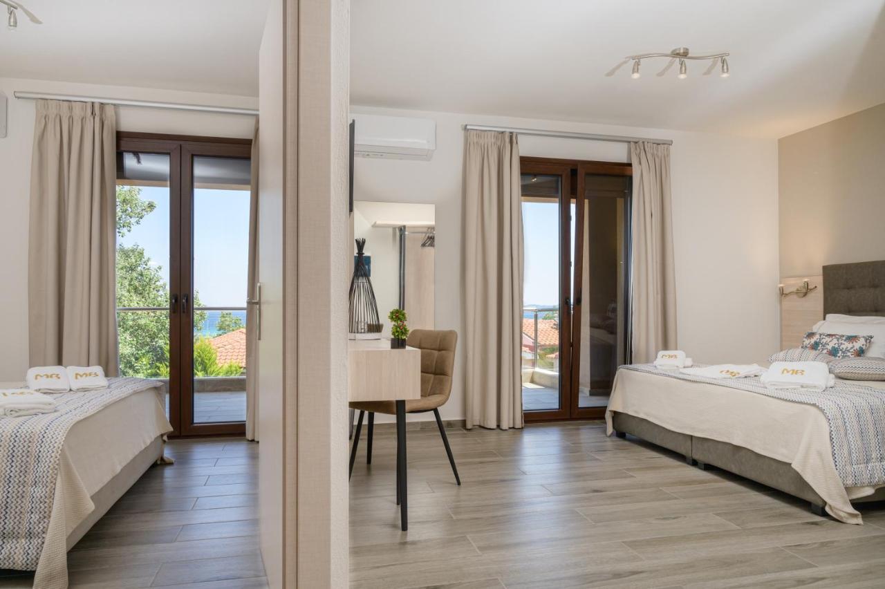 M&B Boutique Apartments Nea Roda Buitenkant foto