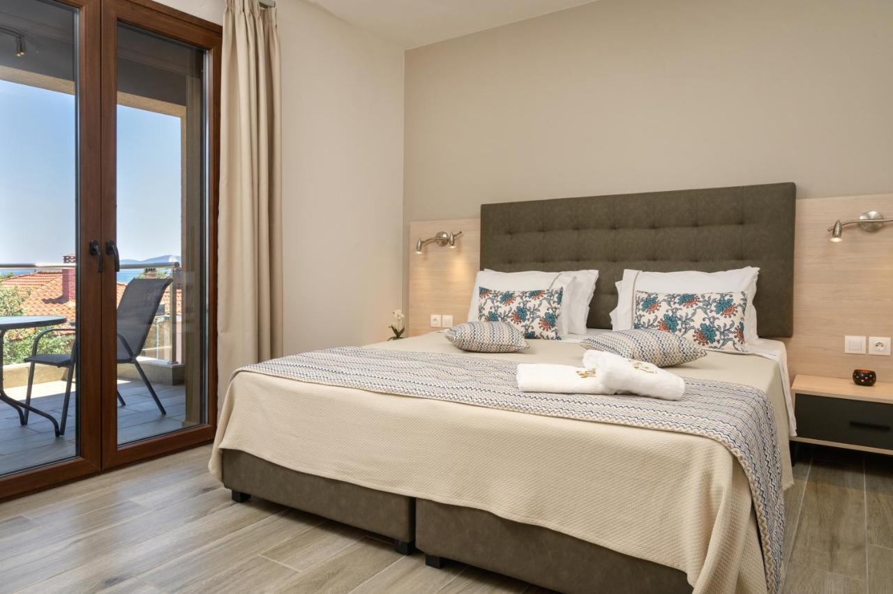 M&B Boutique Apartments Nea Roda Buitenkant foto