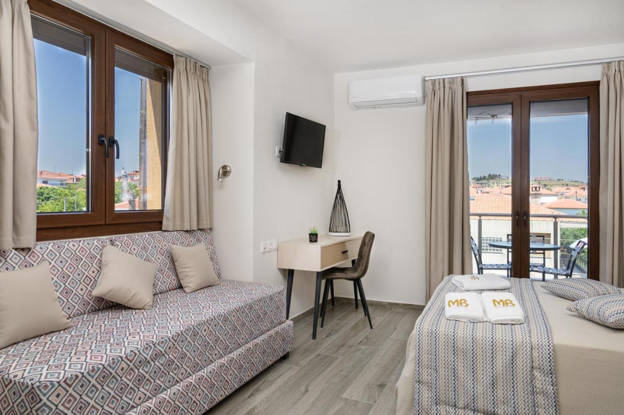 M&B Boutique Apartments Nea Roda Buitenkant foto