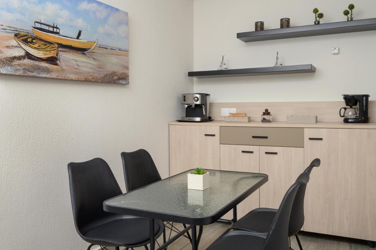 M&B Boutique Apartments Nea Roda Buitenkant foto