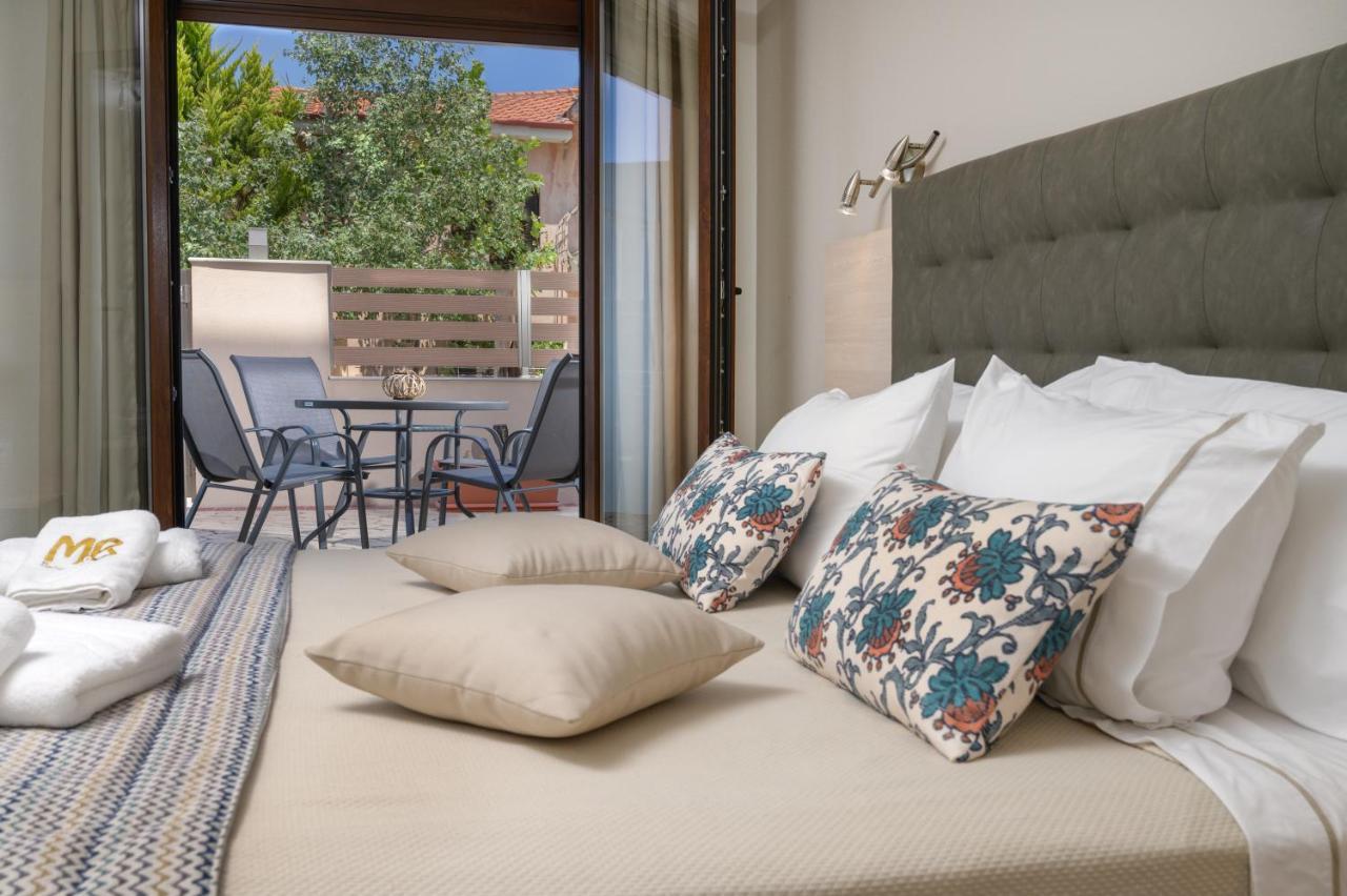 M&B Boutique Apartments Nea Roda Buitenkant foto